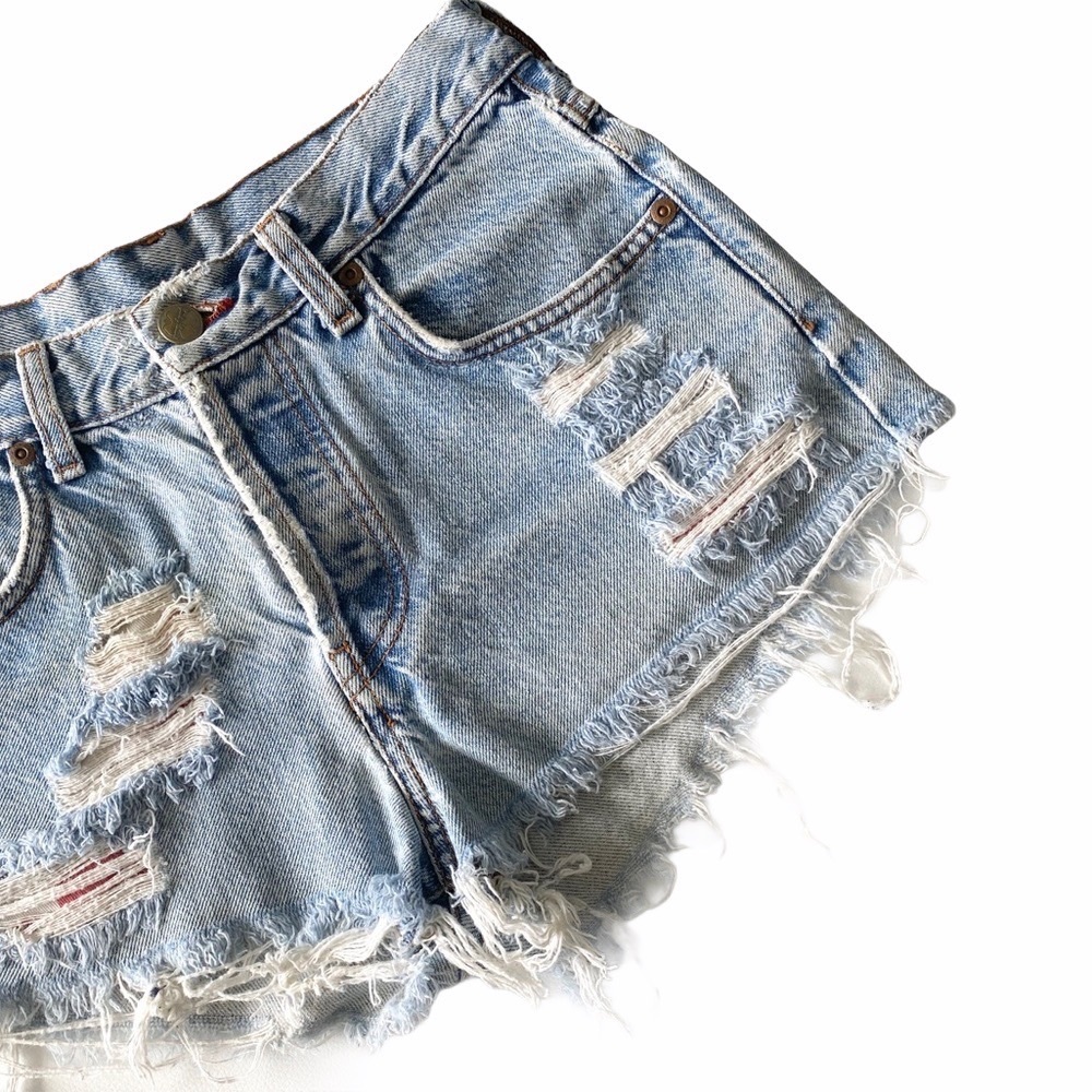 Vintage 90’s: Lucky ㋛ Destroyed Hippie Raw Hem Festival Cut Off Denim Shorts ㋛ - Picture 6 of 13